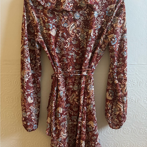 Forever 21 medium flowered wrap dress - Picture 2 of 5